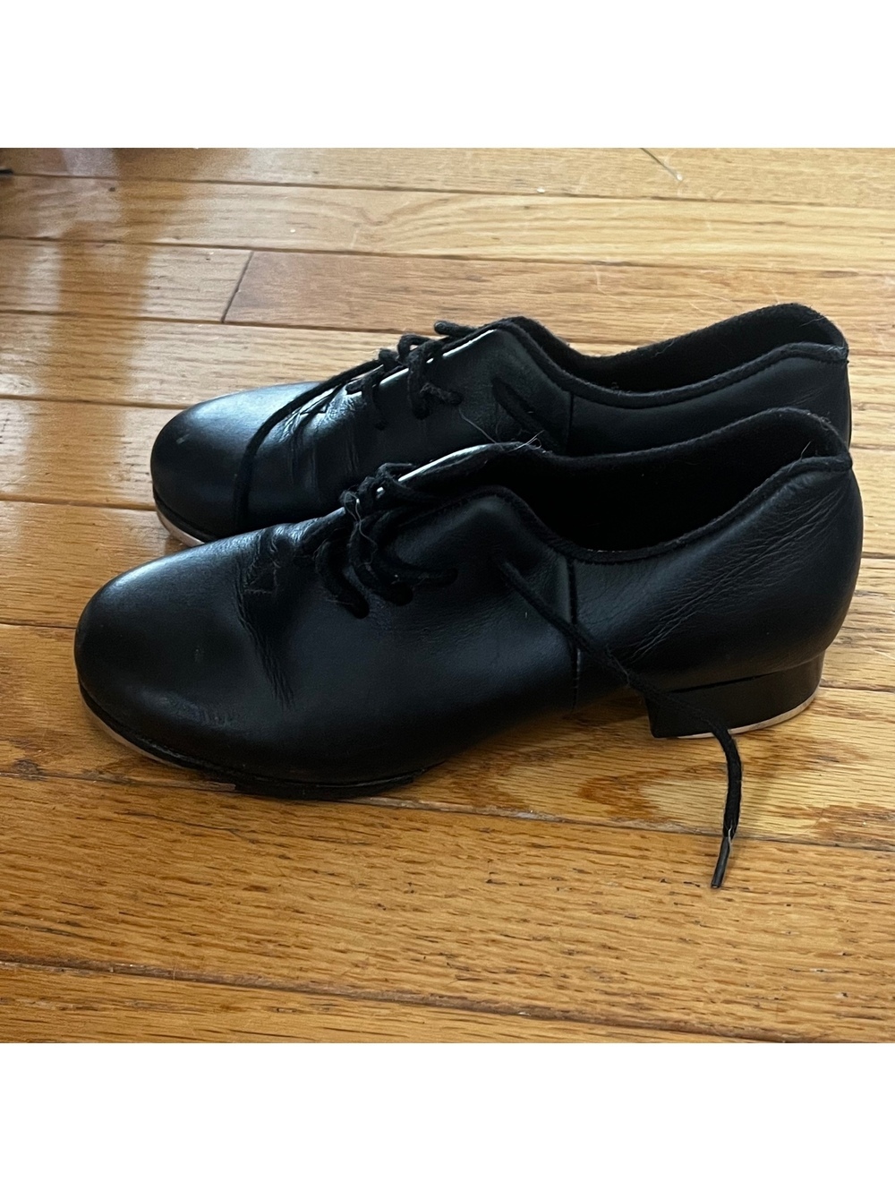 Bloch Black Leather Tap Shoes with Lace-Up Closure - Picture 4 of 7